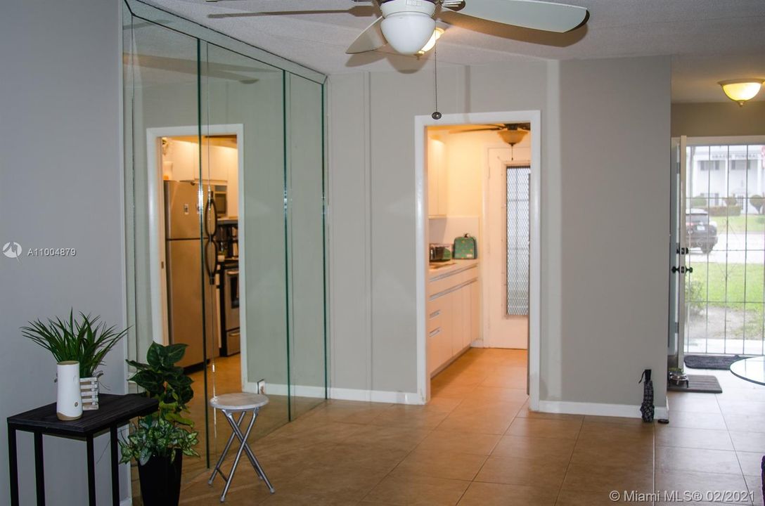 最近售出: $82,000 (1 贝兹, 1 浴室, 640 平方英尺)