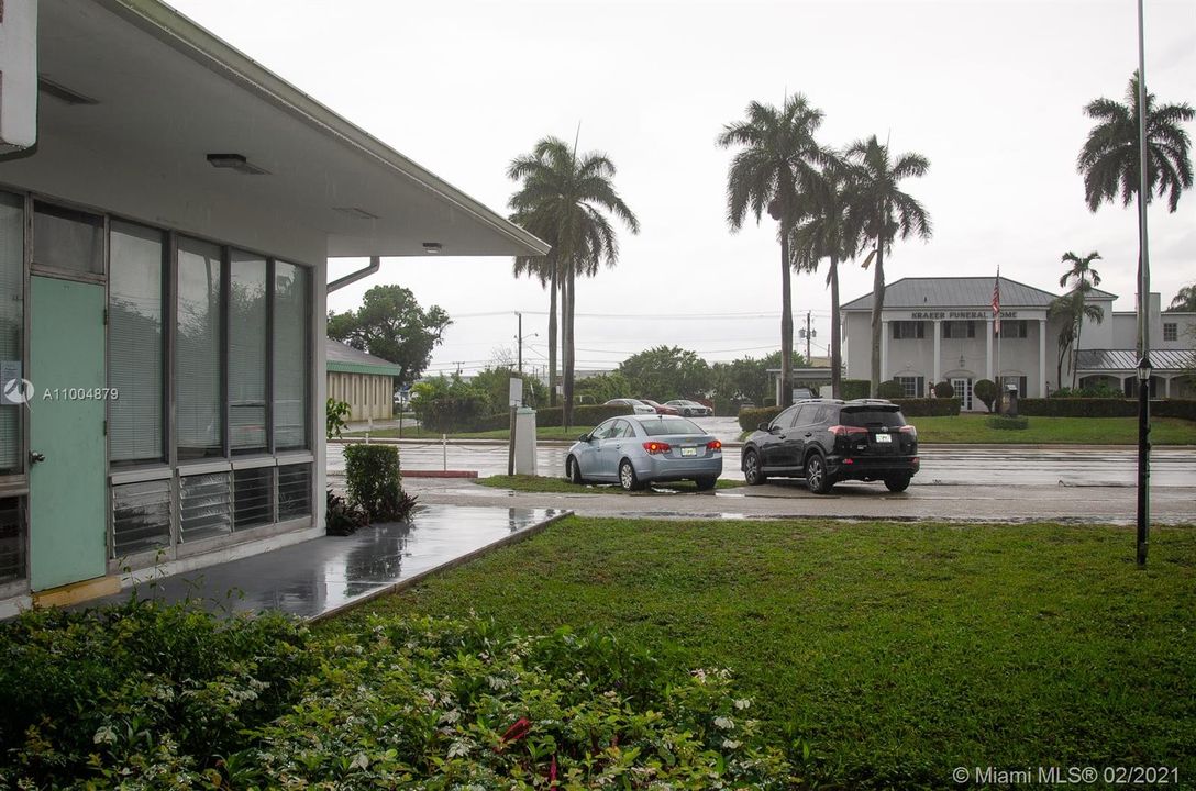 最近售出: $82,000 (1 贝兹, 1 浴室, 640 平方英尺)