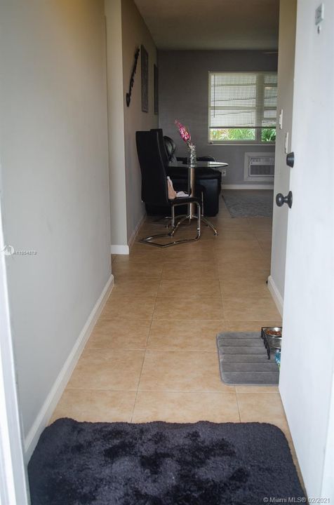 最近售出: $82,000 (1 贝兹, 1 浴室, 640 平方英尺)