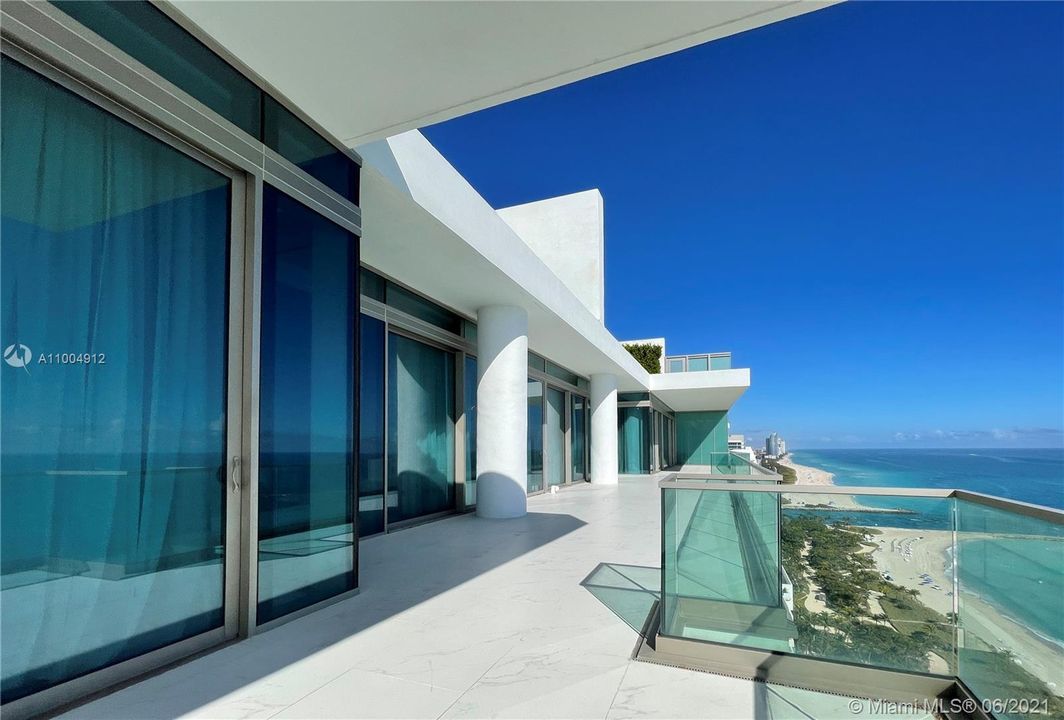 Recently Sold: $22,000,000 (4 beds, 5 baths, 5854 Square Feet)