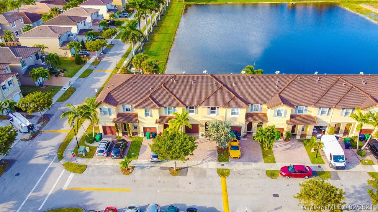 Недавно продано: $385,000 (3 спален, 2 ванн, 1816 Квадратных фут)
