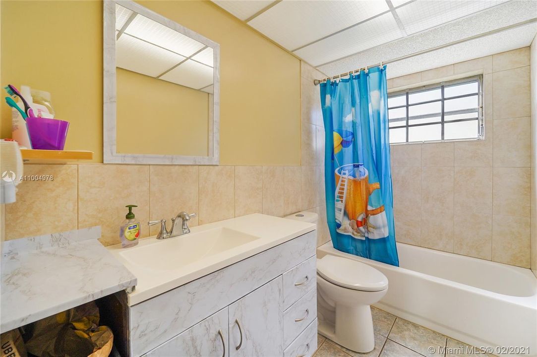 Recently Sold: $348,000 (3 beds, 2 baths, 1692 Square Feet)
