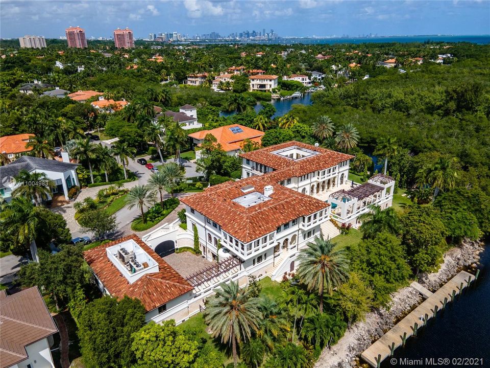 Recently Sold: $27,000,000 (12 beds, 13 baths, 16989 Square Feet)