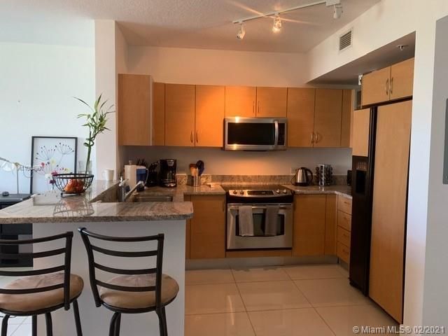 Recently Rented: $1,795 (1 beds, 1 baths, 824 Square Feet)
