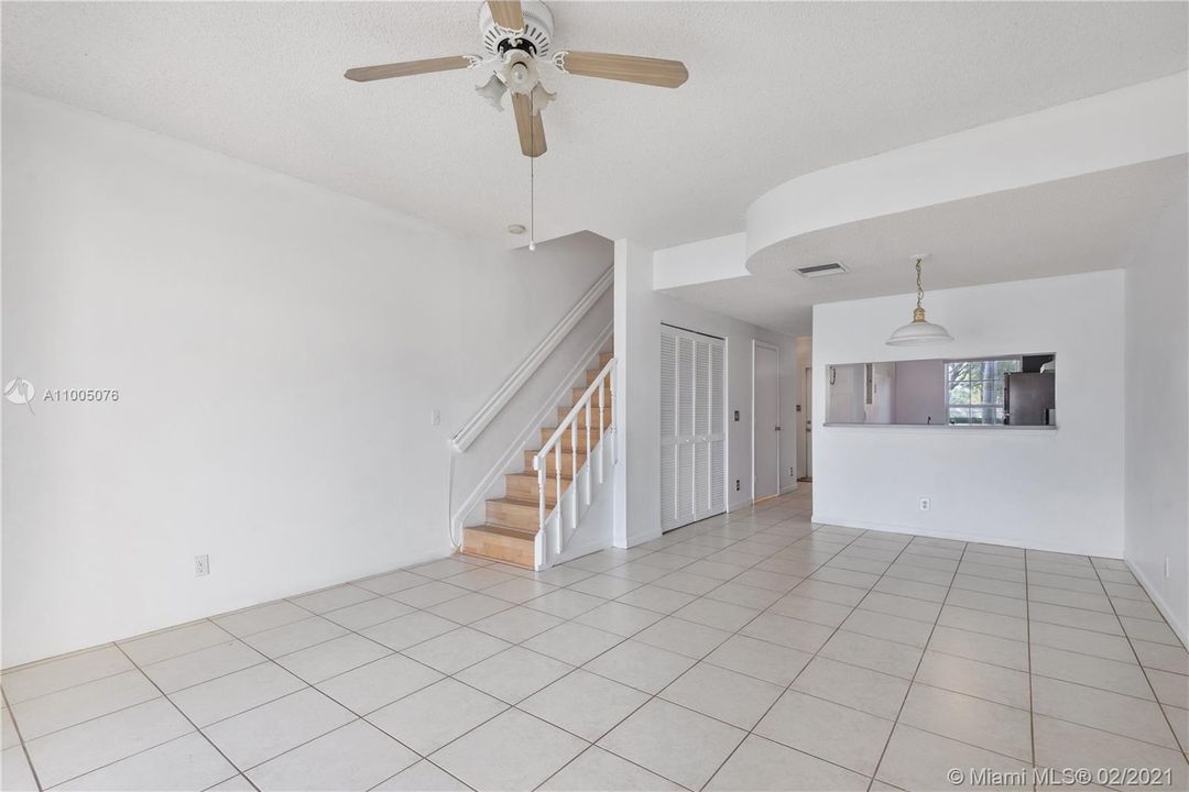 Recently Sold: $239,000 (2 beds, 1 baths, 1110 Square Feet)