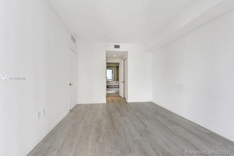 Recently Sold: $349,000 (1 beds, 1 baths, 776 Square Feet)