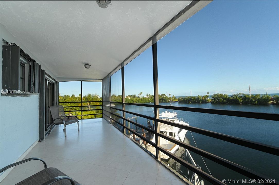 Recently Sold: $1,250,000 (3 beds, 2 baths, 1612 Square Feet)