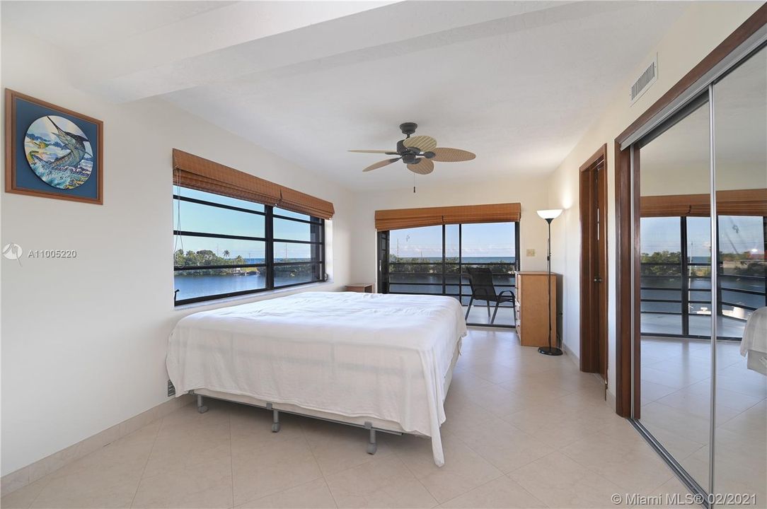 Recently Sold: $1,250,000 (3 beds, 2 baths, 1612 Square Feet)