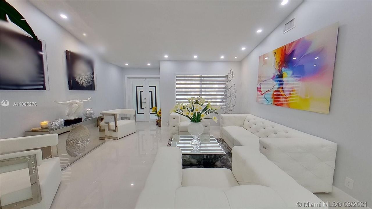 Vendido Recientemente: $795,000 (4 camas, 3 baños, 2157 Pies cuadrados)