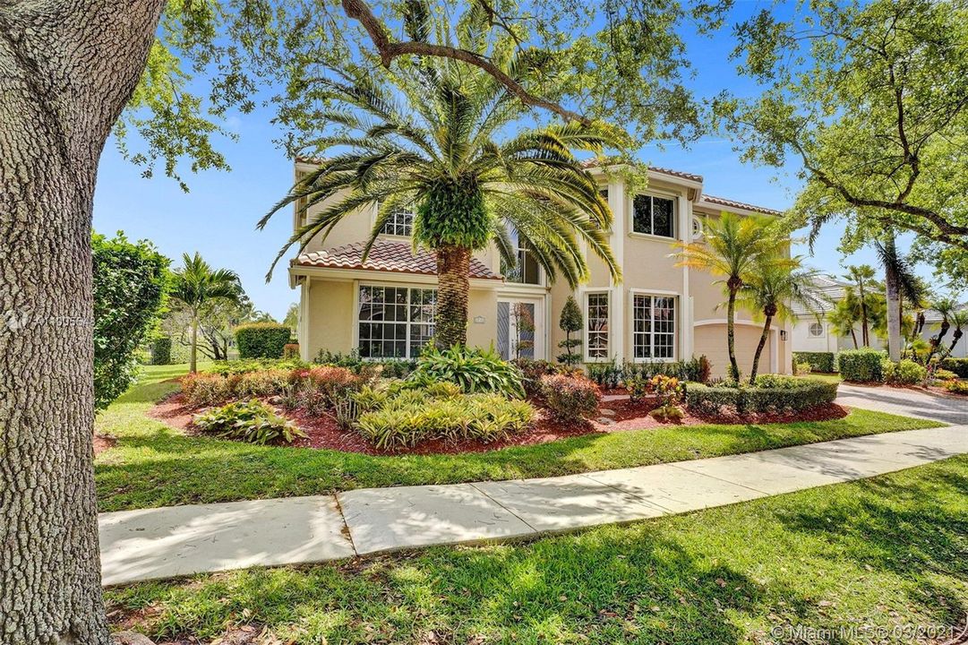 Recently Sold: $1,100,000 (5 beds, 4 baths, 3835 Square Feet)