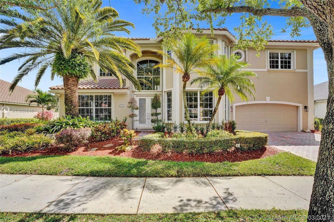 Recently Sold: $1,100,000 (5 beds, 4 baths, 3835 Square Feet)