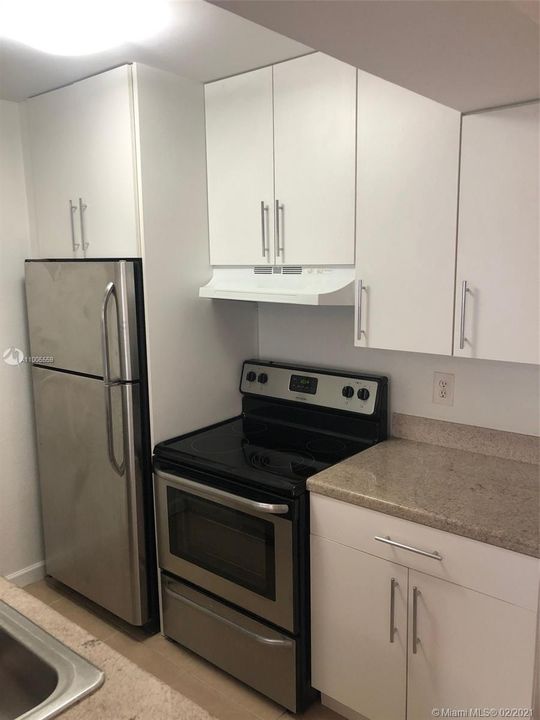 最近租的: $1,250 (1 贝兹, 1 浴室, 588 平方英尺)