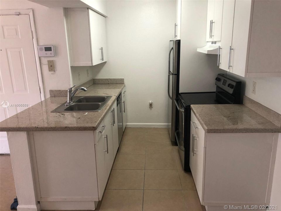 最近租的: $1,250 (1 贝兹, 1 浴室, 588 平方英尺)