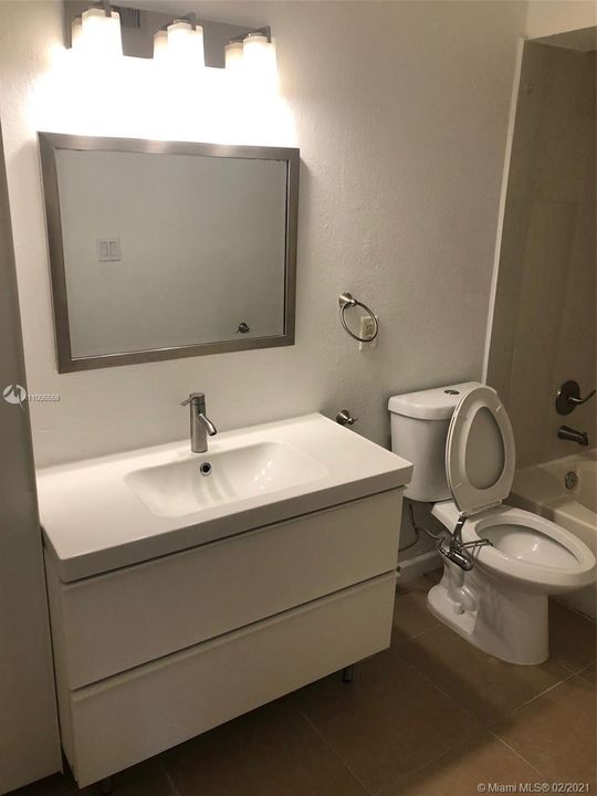 最近租的: $1,250 (1 贝兹, 1 浴室, 588 平方英尺)