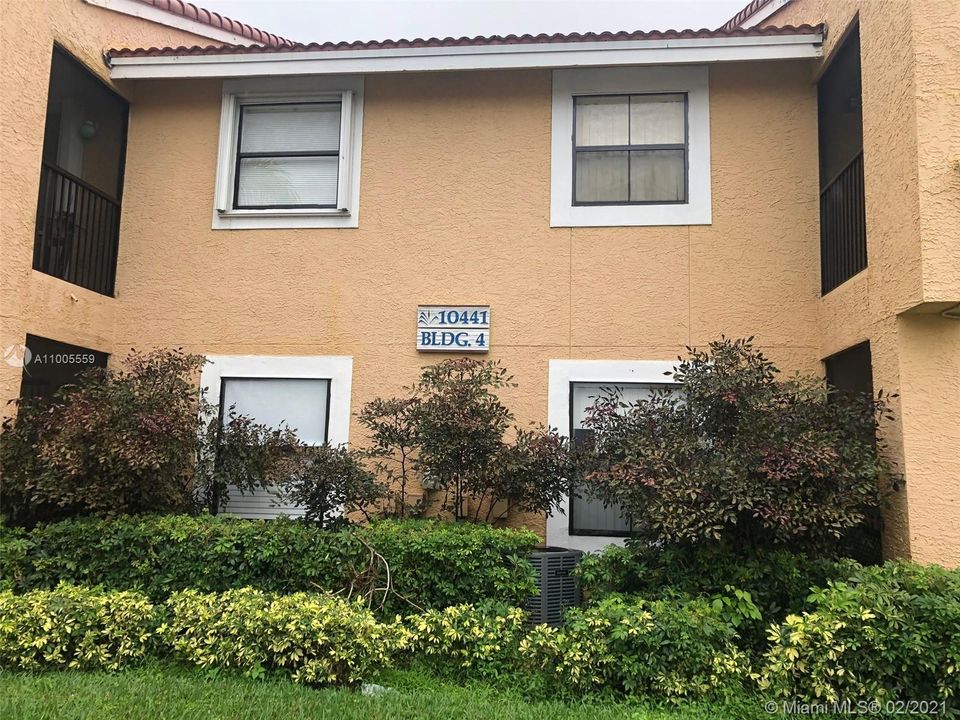 最近租的: $1,250 (1 贝兹, 1 浴室, 588 平方英尺)