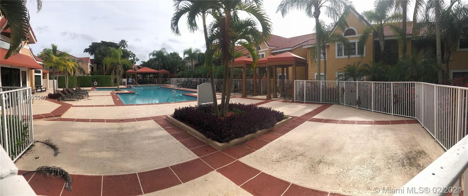 最近租的: $1,250 (1 贝兹, 1 浴室, 588 平方英尺)