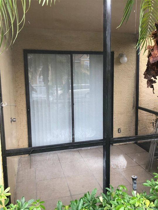 最近租的: $1,250 (1 贝兹, 1 浴室, 588 平方英尺)