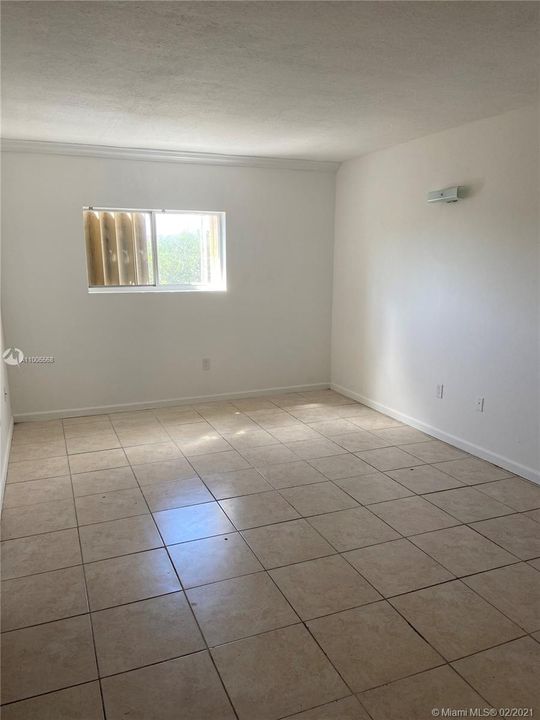 Recently Sold: $90,000 (2 beds, 1 baths, 718 Square Feet)