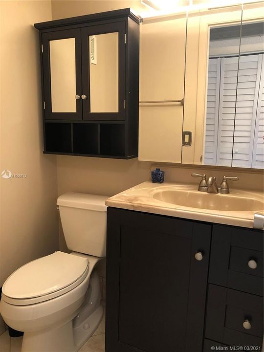 Recently Sold: $93,000 (1 beds, 1 baths, 700 Square Feet)