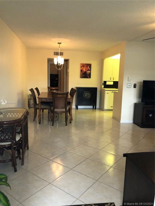 Recently Sold: $93,000 (1 beds, 1 baths, 700 Square Feet)