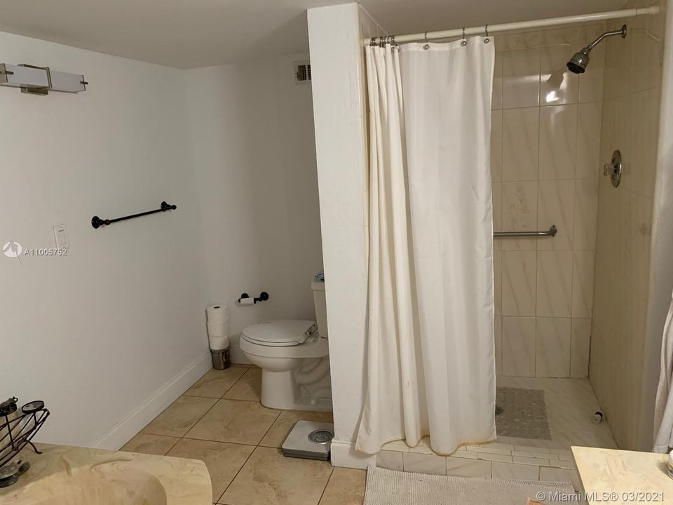 最近租的: $3,200 (2 贝兹, 2 浴室, 1330 平方英尺)