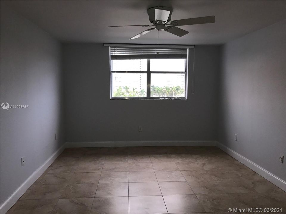 Recently Rented: $3,200 (2 beds, 2 baths, 1330 Square Feet)