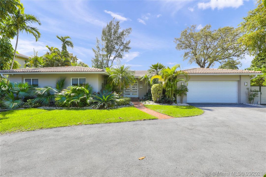 Recently Sold: $1,199,000 (4 beds, 3 baths, 2412 Square Feet)