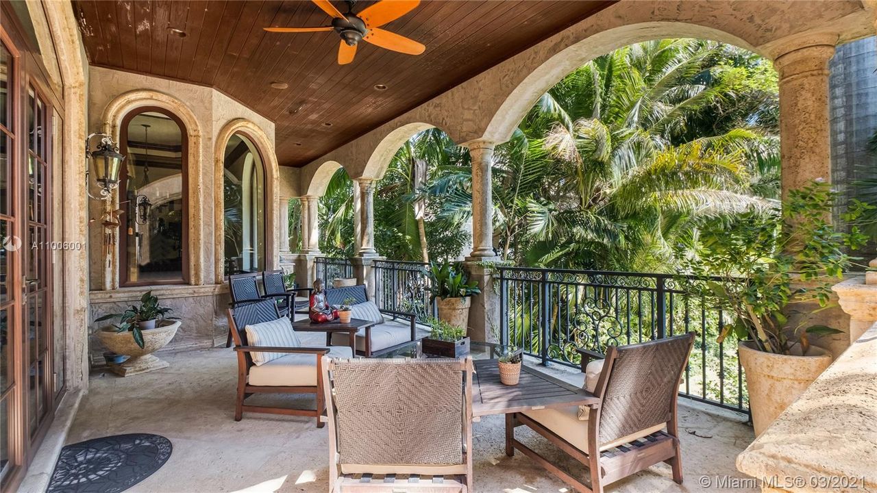 Recently Sold: $22,000,000 (6 beds, 6 baths, 11253 Square Feet)