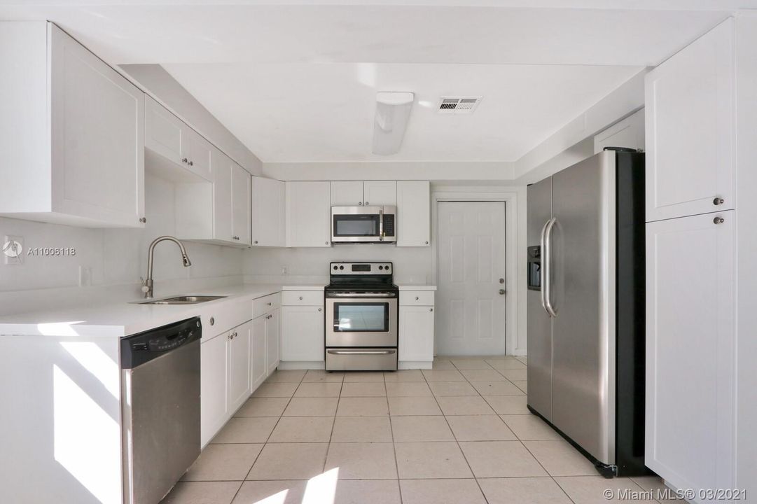 最近售出: $829,000 (0 贝兹, 0 浴室, 3211 平方英尺)