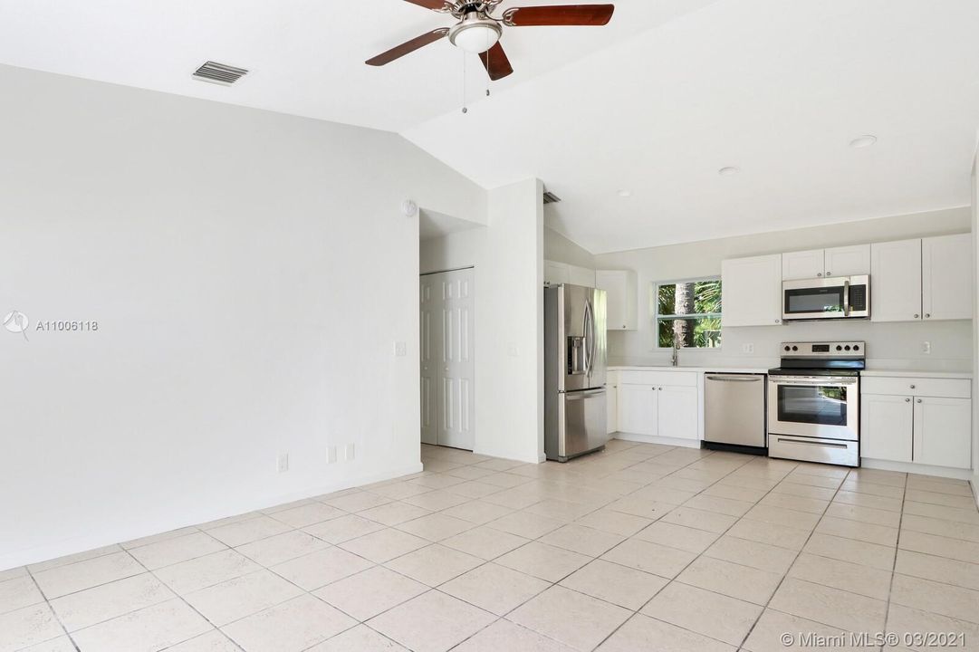 最近售出: $829,000 (0 贝兹, 0 浴室, 3211 平方英尺)