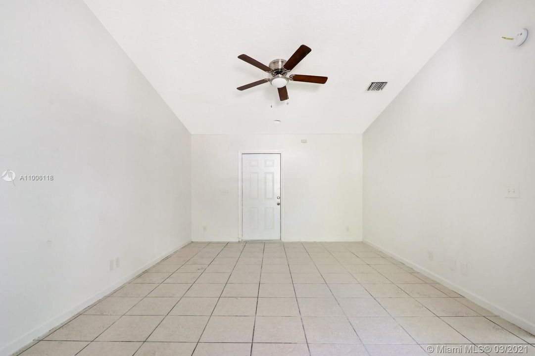 最近售出: $829,000 (0 贝兹, 0 浴室, 3211 平方英尺)