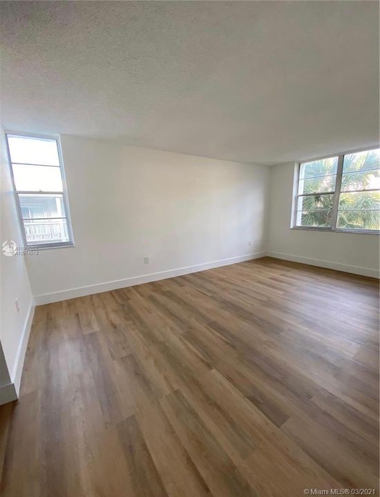 Recently Rented: $2,990 (3 beds, 2 baths, 1170 Square Feet)