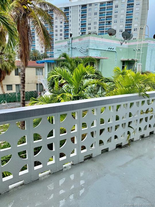 Recently Rented: $1,350 (1 beds, 1 baths, 785 Square Feet)