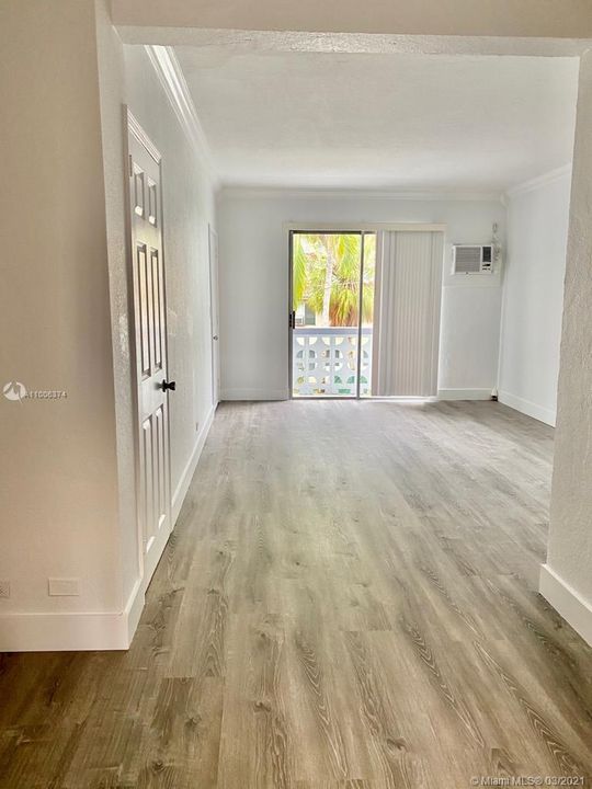 Recently Rented: $1,350 (1 beds, 1 baths, 785 Square Feet)