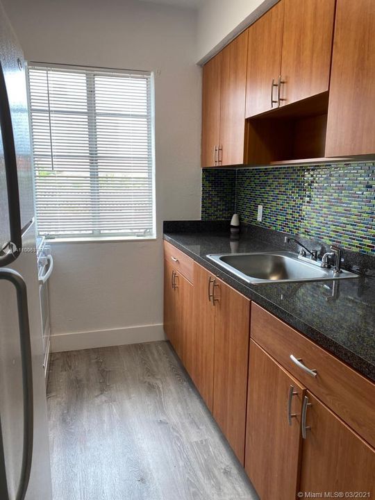 Recently Rented: $1,350 (1 beds, 1 baths, 785 Square Feet)