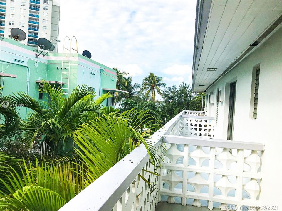 Recently Rented: $1,350 (1 beds, 1 baths, 785 Square Feet)