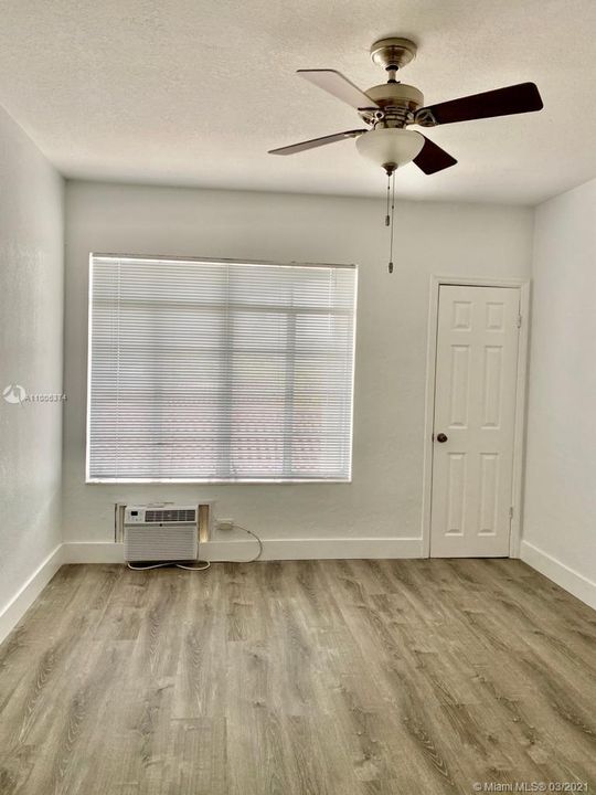 Recently Rented: $1,350 (1 beds, 1 baths, 785 Square Feet)
