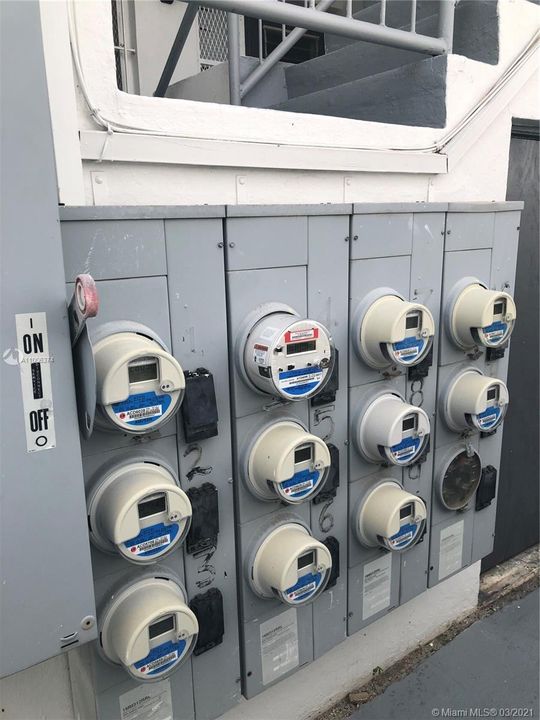 Recently Rented: $1,350 (1 beds, 1 baths, 785 Square Feet)