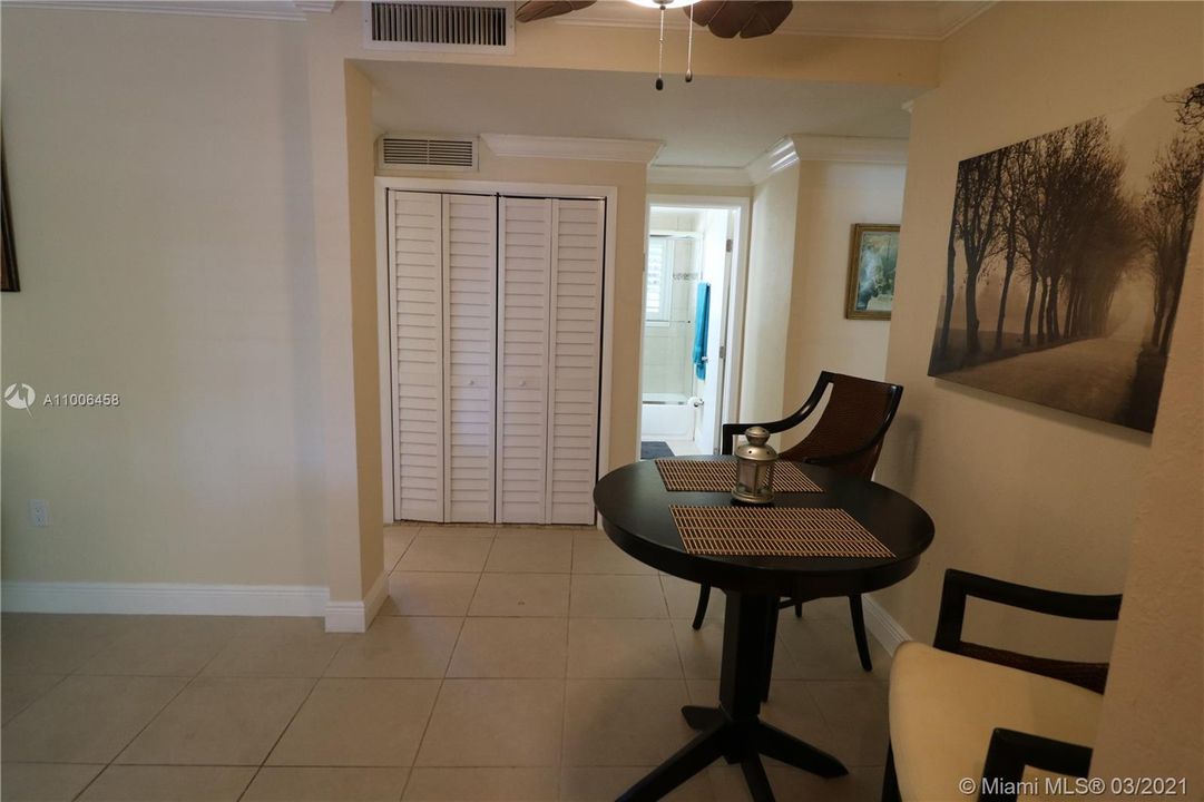 Recently Sold: $250,000 (2 beds, 1 baths, 783 Square Feet)