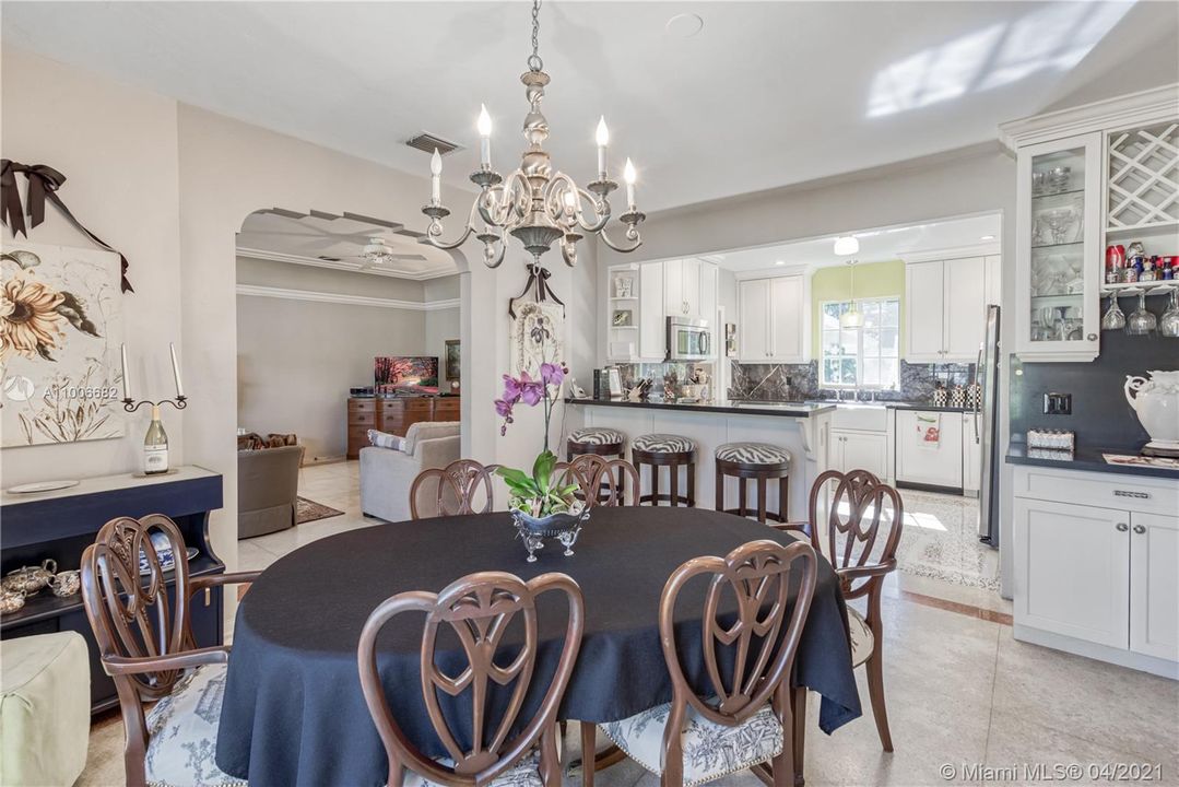 Recently Sold: $1,450,000 (3 beds, 2 baths, 2346 Square Feet)