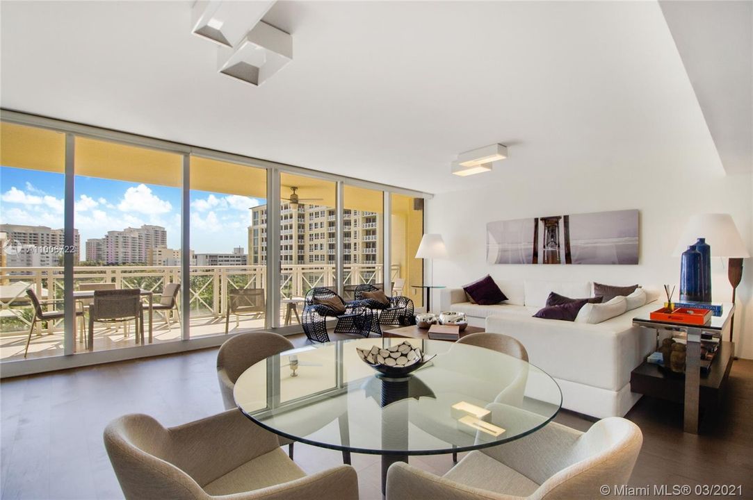 Recently Sold: $2,800,000 (3 beds, 4 baths, 2840 Square Feet)