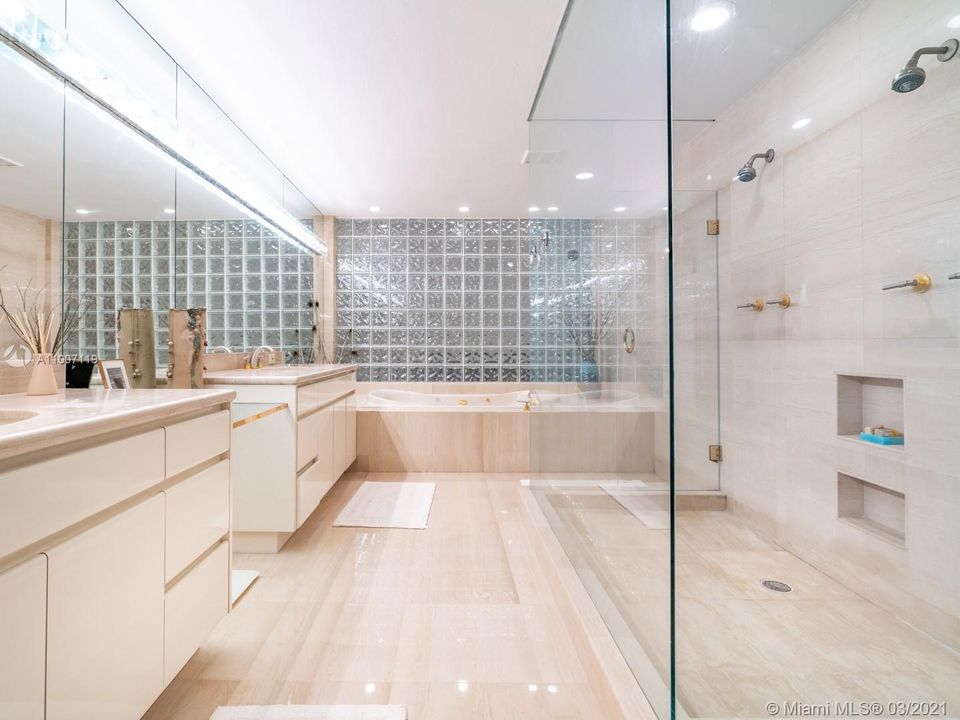 Recently Sold: $1,190,000 (4 beds, 3 baths, 3865 Square Feet)