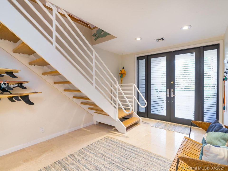 Recently Sold: $1,190,000 (4 beds, 3 baths, 3865 Square Feet)