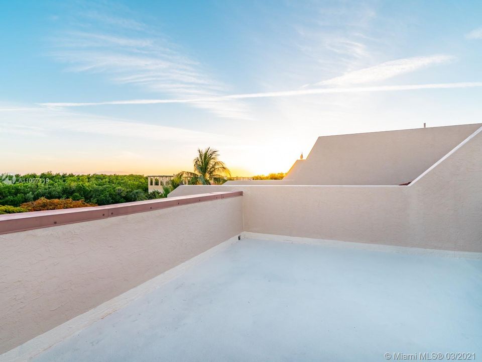 Recently Sold: $1,190,000 (4 beds, 3 baths, 3865 Square Feet)