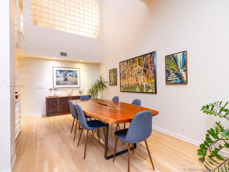 Recently Sold: $1,190,000 (4 beds, 3 baths, 3865 Square Feet)