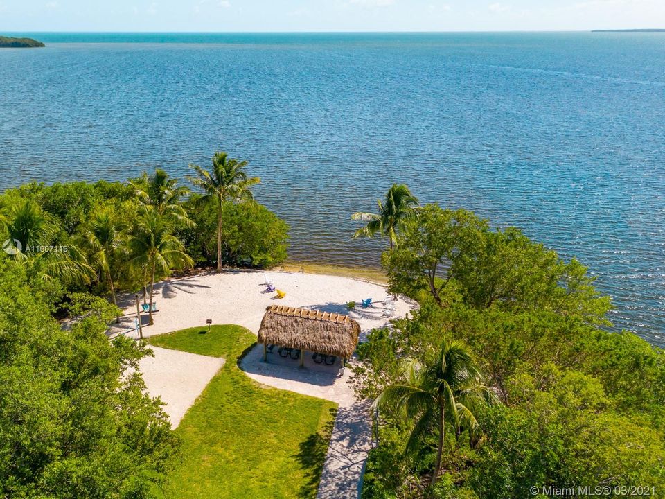 Recently Sold: $1,190,000 (4 beds, 3 baths, 3865 Square Feet)