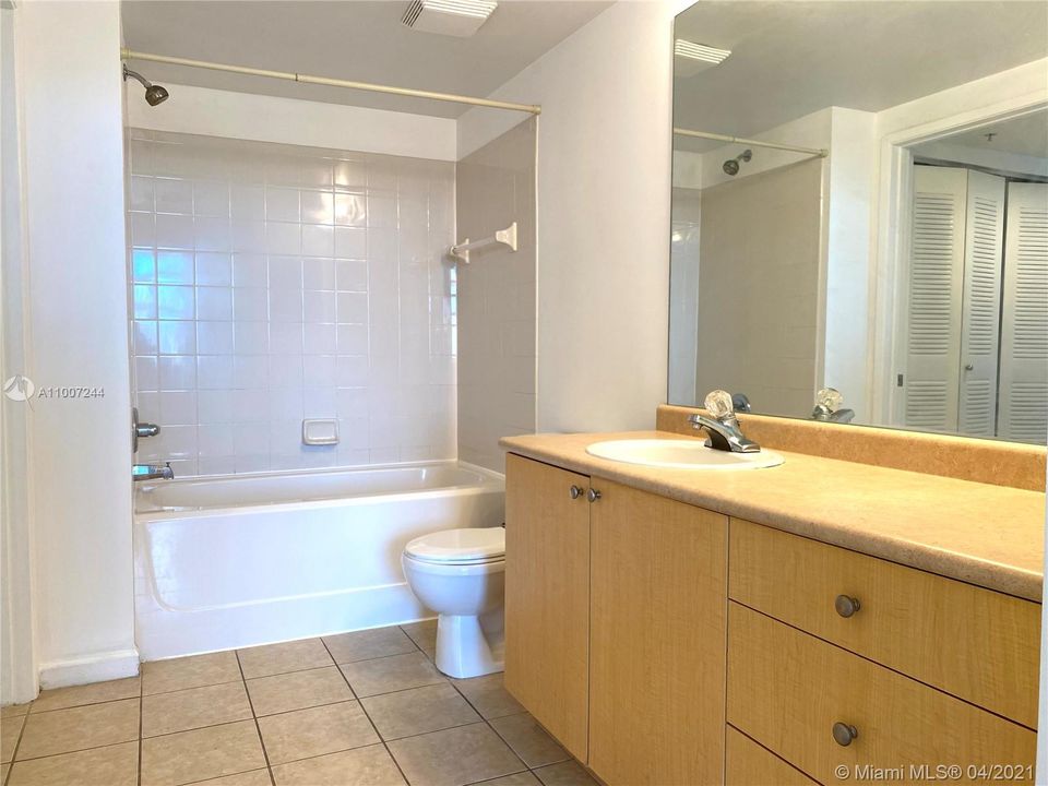 最近租的: $1,400 (1 贝兹, 1 浴室, 755 平方英尺)