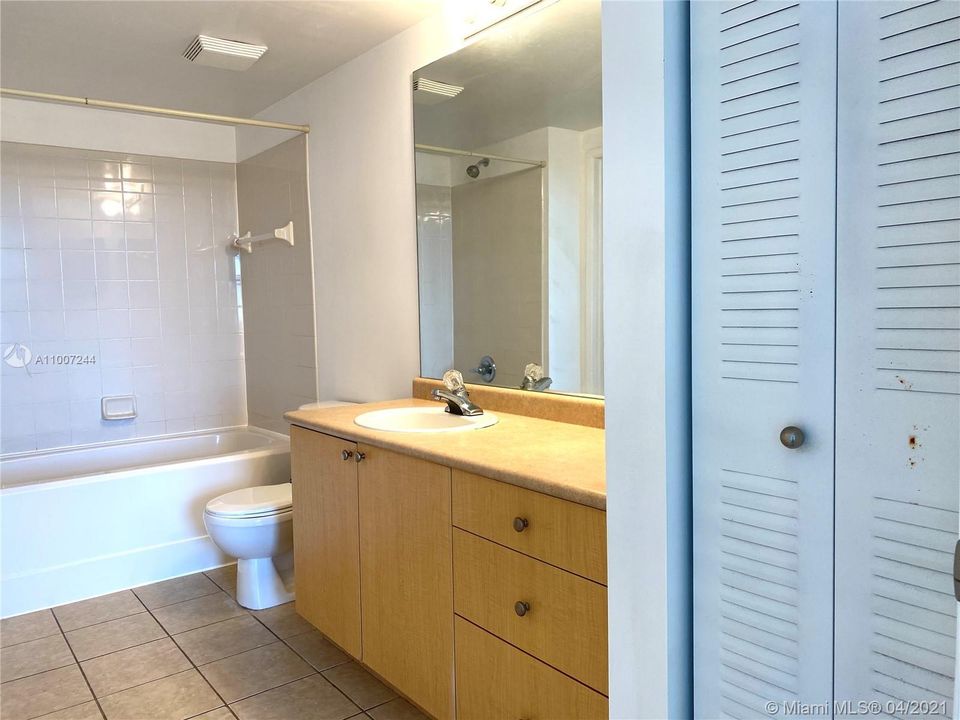 Недавно арендовано: $1,400 (1 спален, 1 ванн, 755 Квадратных фут)