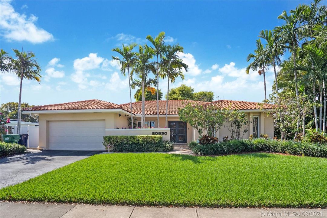 Recently Sold: $999,999 (4 beds, 2 baths, 2680 Square Feet)