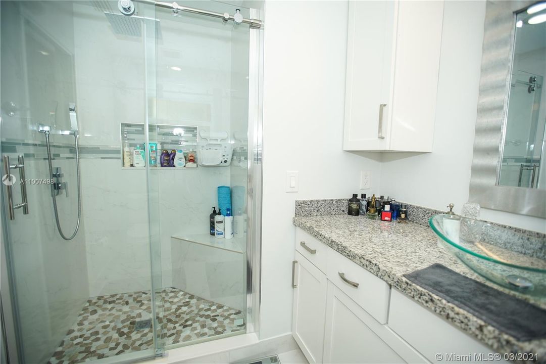 Vendido Recientemente: $270,000 (2 camas, 2 baños, 1351 Pies cuadrados)